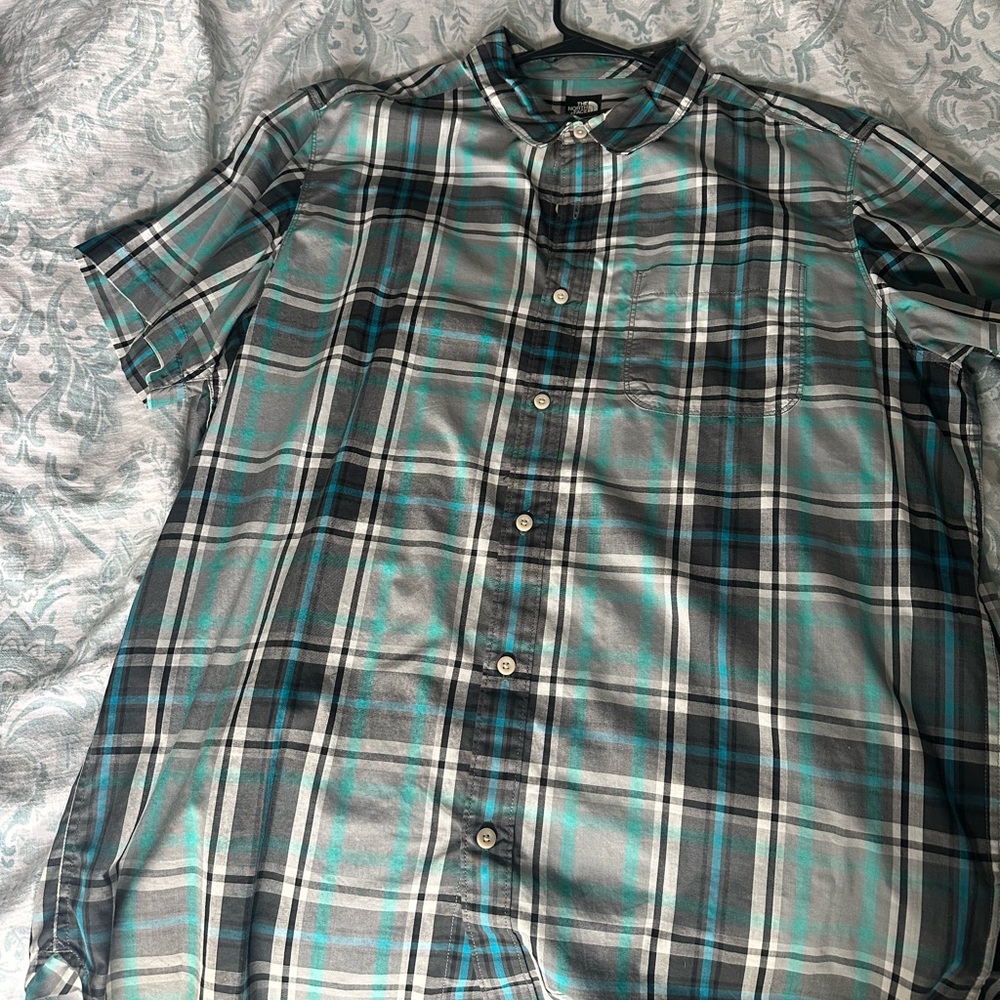 North face short sleeve